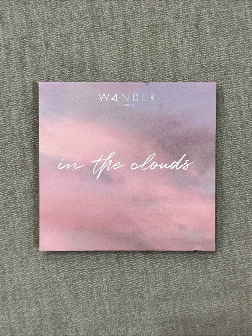 NEW Wander Beauty In The Clouds Eyeshadow Palette